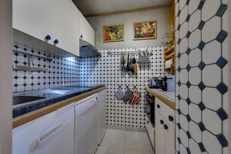 _lv_images__lot_0060340023_08_18506965