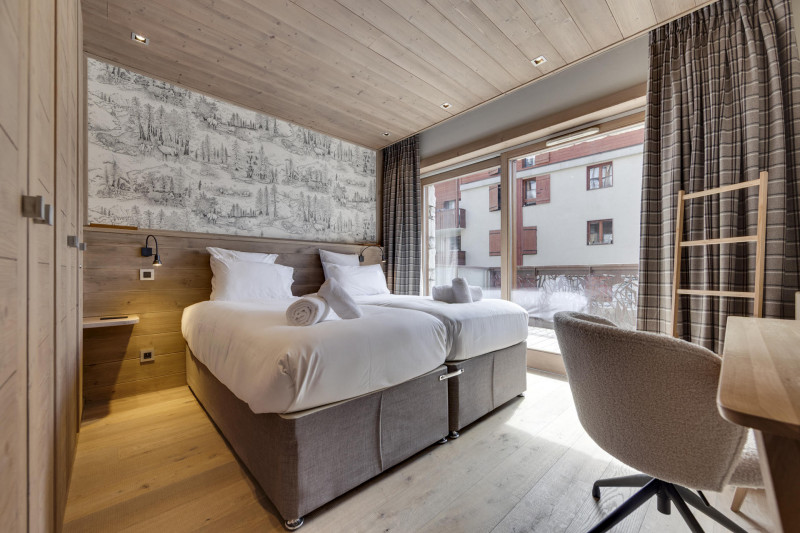 _lv_images__lot_0060420005_06_18562120