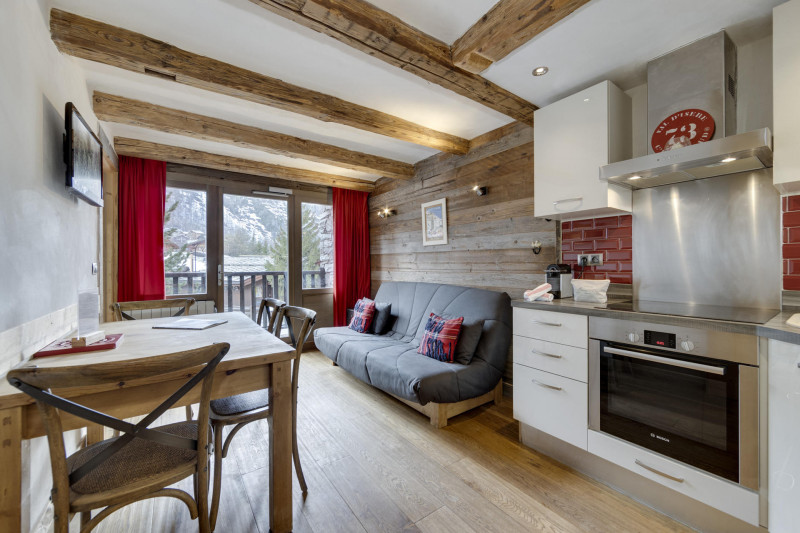 _lv_images__lot_0060450120_01_18436978