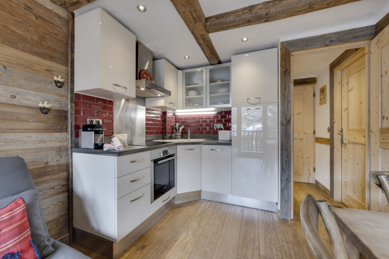_lv_images__lot_0060450120_03_18657120