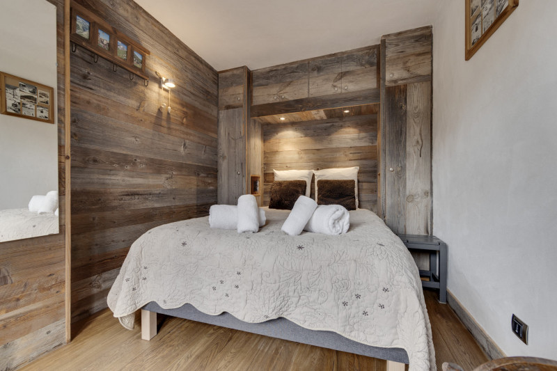 _lv_images__lot_0060450120_06_18309995