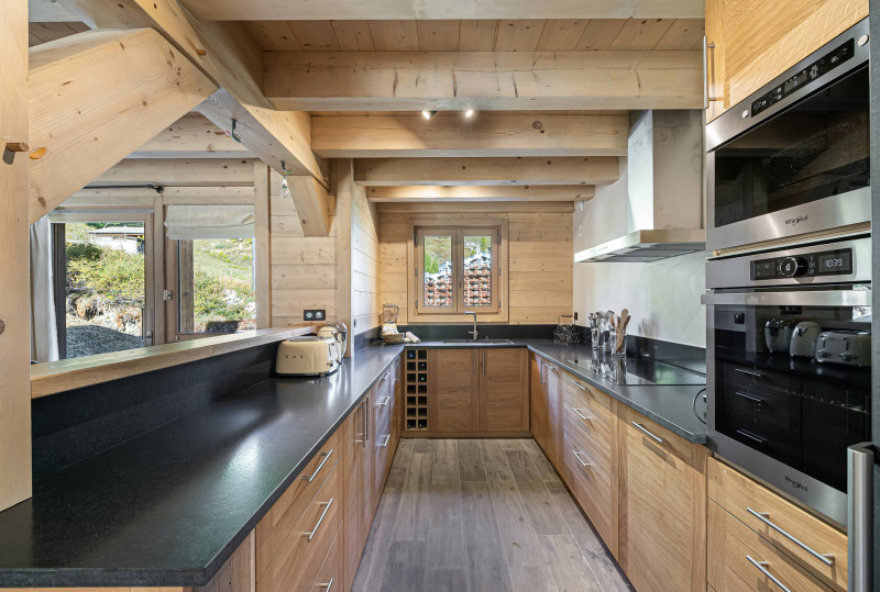 _lv_images__lot_0060510725_06_18327102