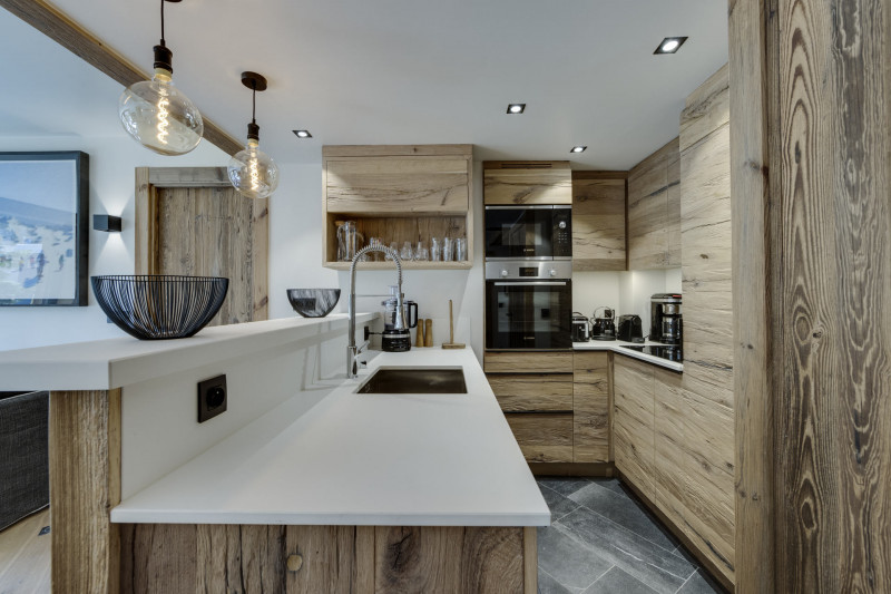 _lv_images__lot_0060510822_03_18185470