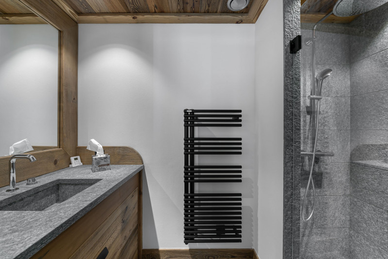 _lv_images__lot_0060510842_15_18445168