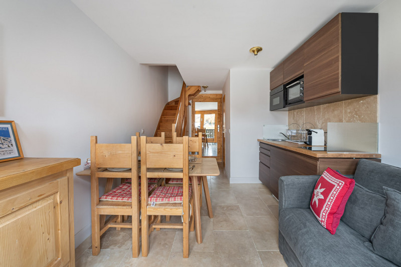 _lv_images__lot_0060510870_04_17405011