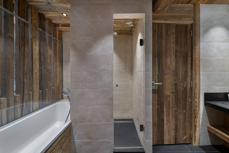 _lv_images__lot_0060510954_08_18309808