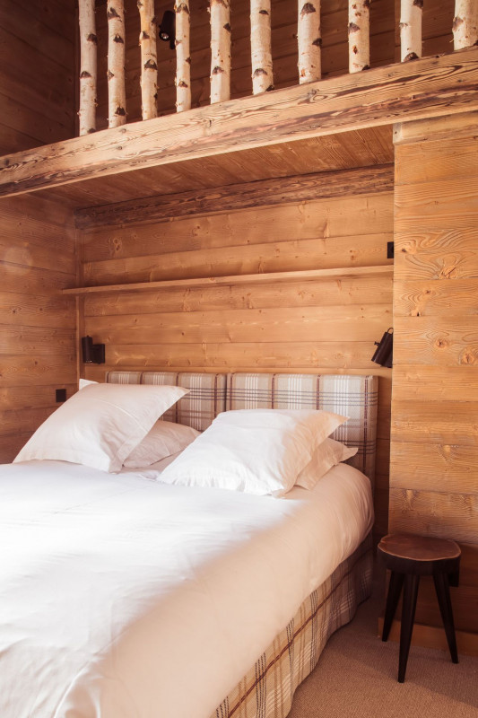 _lv_images__lot_0060511298_08_18561592