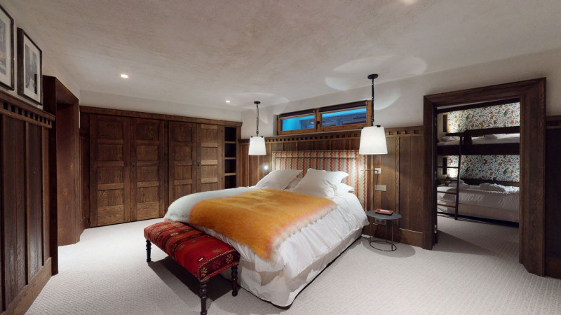 _lv_images__lot_0060511330_06_18327117