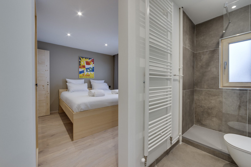 _lv_images__lot_0074061484_04_18150087