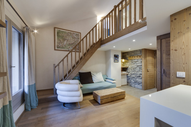 _lv_images__lot_0074061605_01_18061373