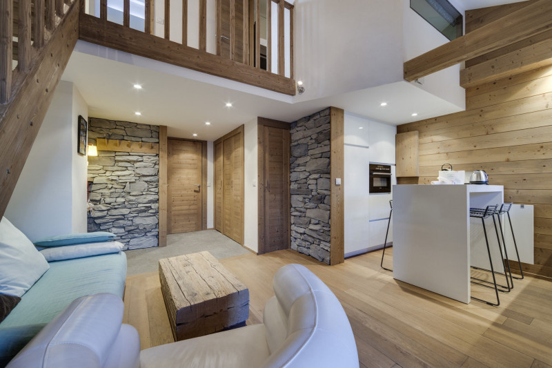 _lv_images__lot_0074061605_02_17431069