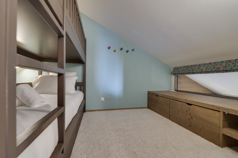 _lv_images__lot_0074061605_07_17945894