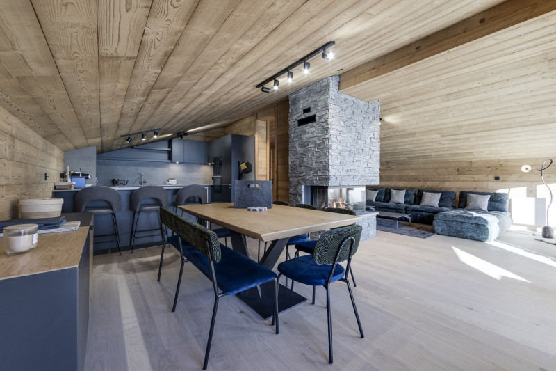 _lv_images__lot_0074061845_02_17833768