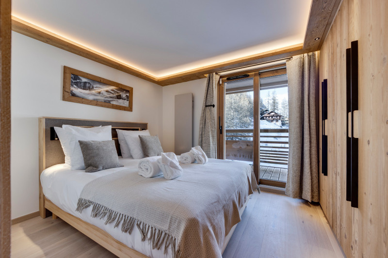 _lv_images__lot_0074061845_09_18398155