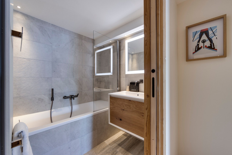 _lv_images__lot_0074061845_10_17833776