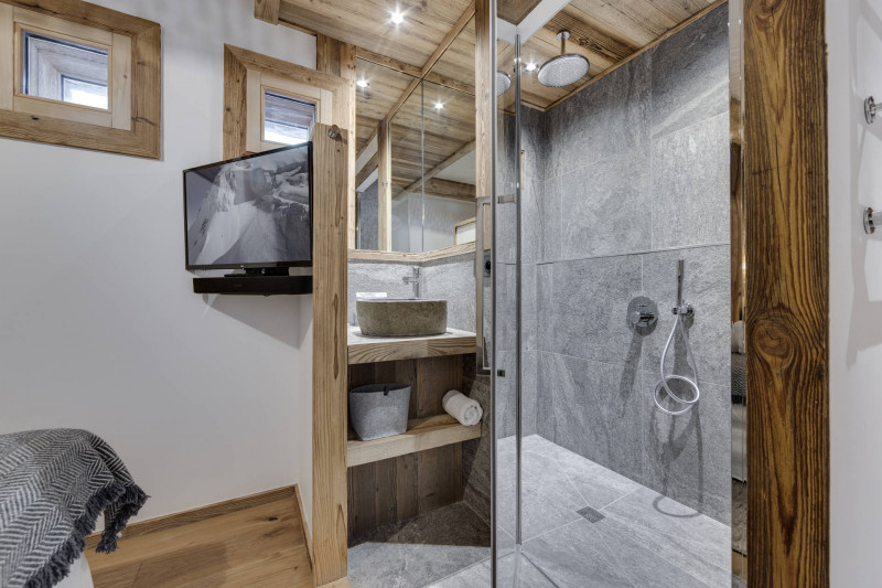 _lv_images__lot_0074061915_11_17945323