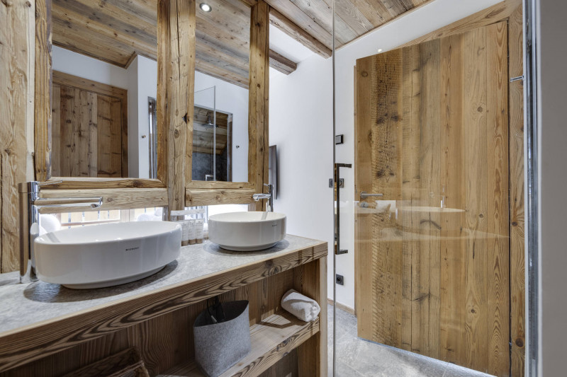 _lv_images__lot_0074061915_16_18060799 _lv_images__lot_0074061915_16_18060799