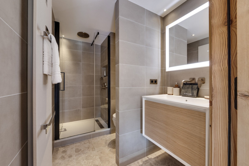 _lv_images__lot_0075553673_07_17674800