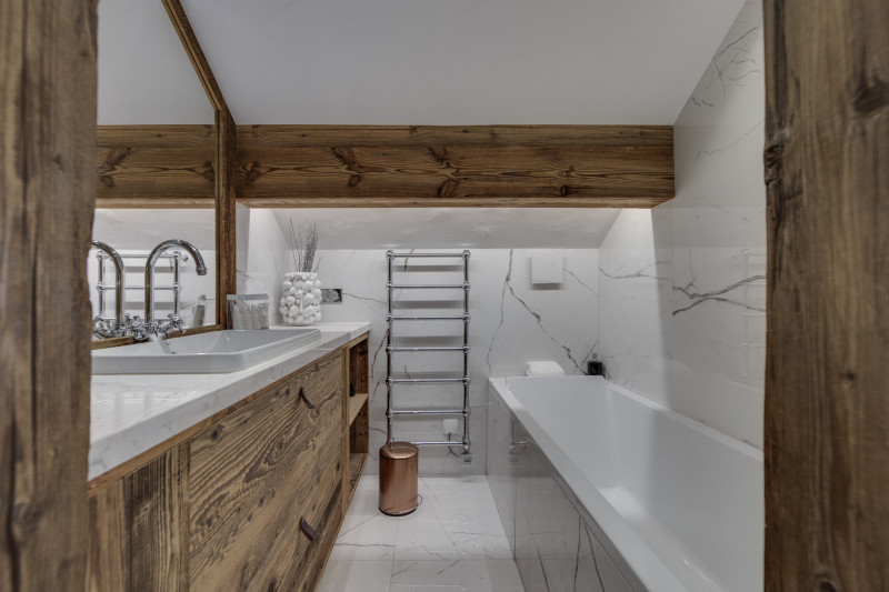 _lv_images__lot_0075553703_13_18454108