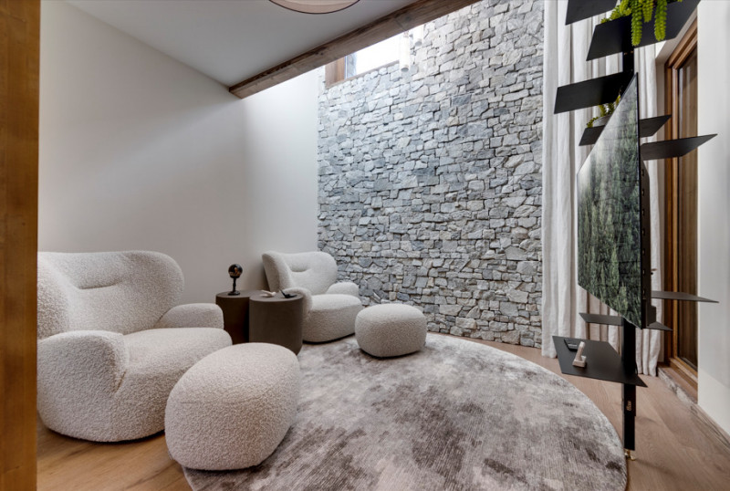 _lv_images__lot_0075553820_08_17834092