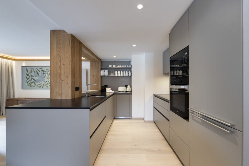 _lv_images__lot_0075553917_03_18436447