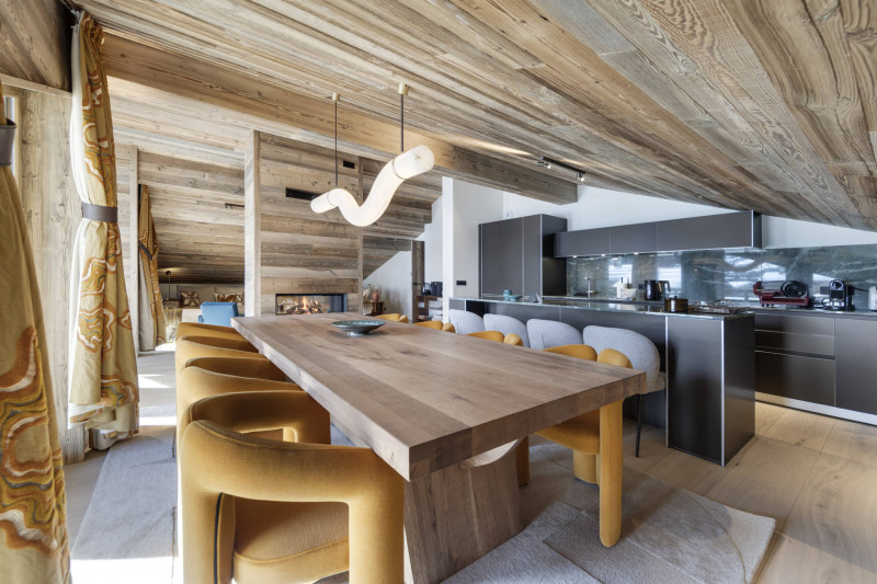 _lv_images__lot_0075554114_02_18436086