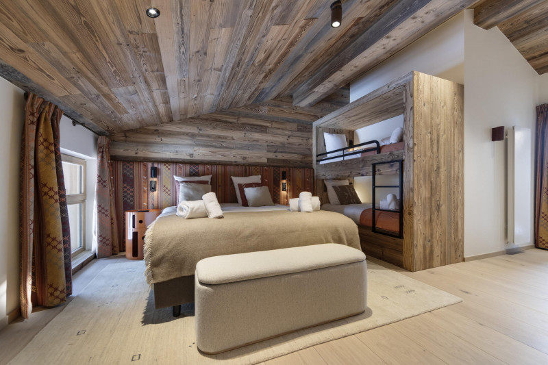 _lv_images__lot_0075554114_06_18489381