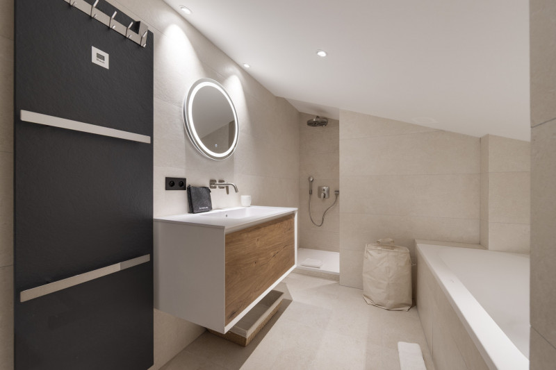 _lv_images__lot_0075554114_07_18264770