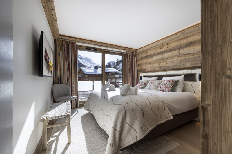 _lv_images__lot_0075554114_12_18489387