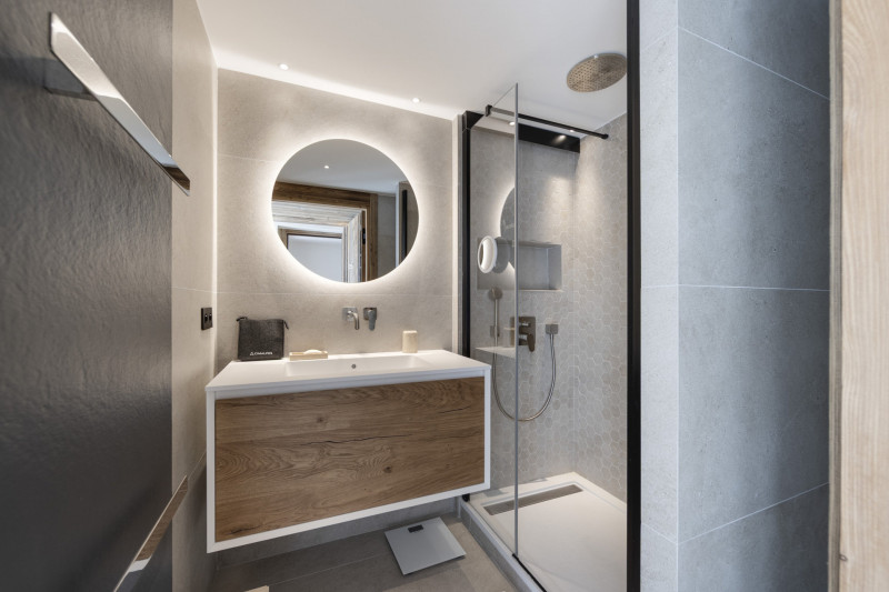 _lv_images__lot_0075554114_13_18489388