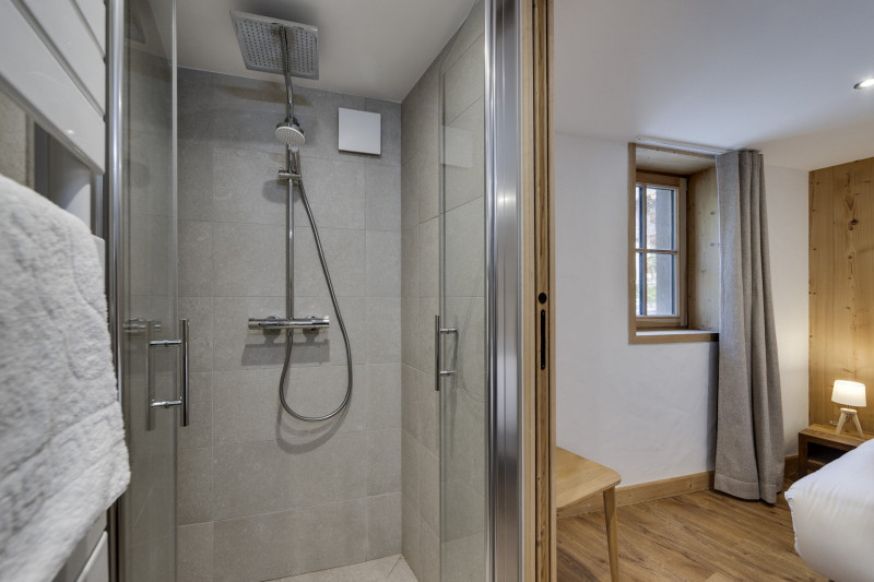 _lv_images__lot_0075554116_06_18344832