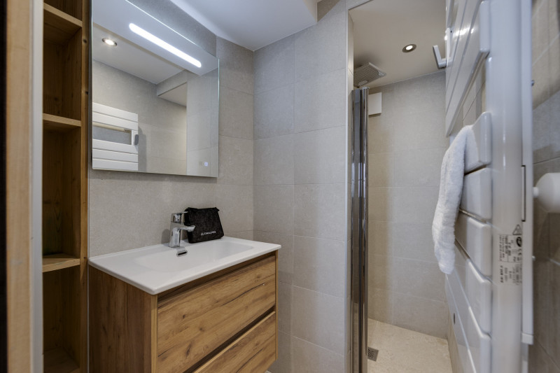 _lv_images__lot_0075554116_08_17945121