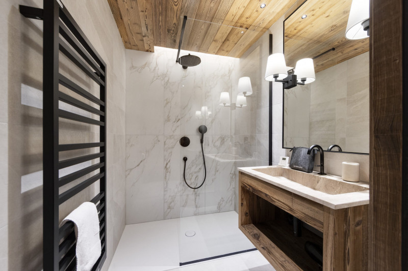 _lv_images__lot_0075554123_11_18436182