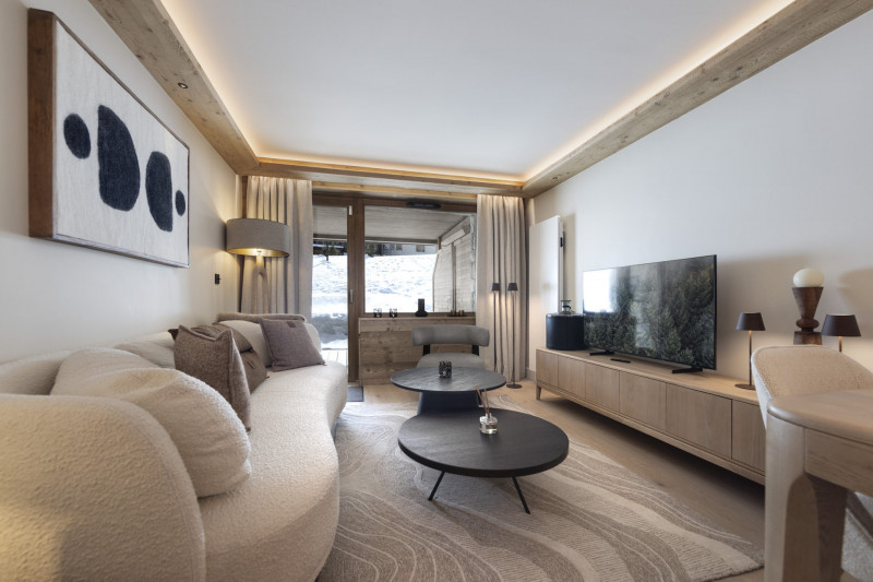 _lv_images__lot_0075554181_01_18354316