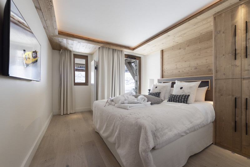 _lv_images__lot_0075554181_06_18427954