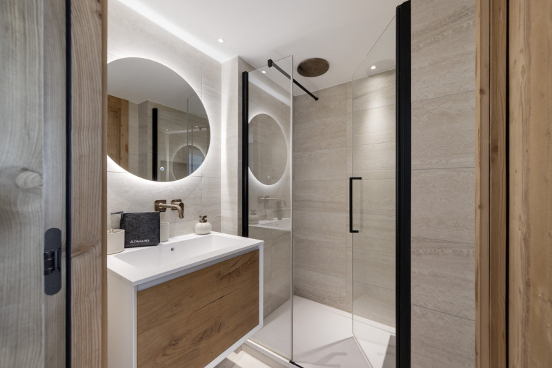 _lv_images__lot_0075554181_09_18554443