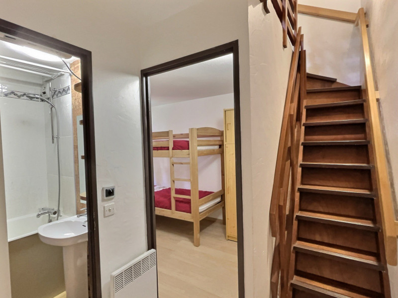 _lv_images__lot_0300220020_11_17431664