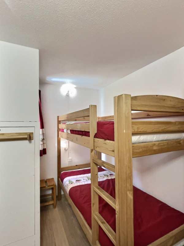 _lv_images__lot_0300220020_12_17835221