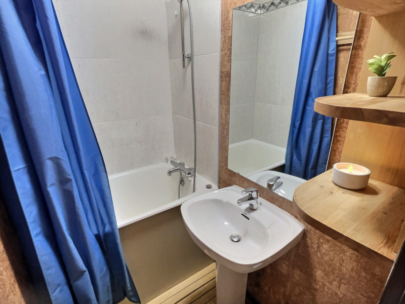 _lv_images__lot_0300220020_13_17764460