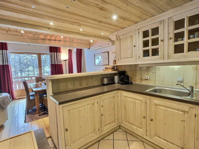 _lv_images__lot_0300550008_05_18454924