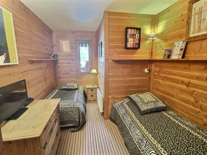 _lv_images__lot_0300560323_13_17405074