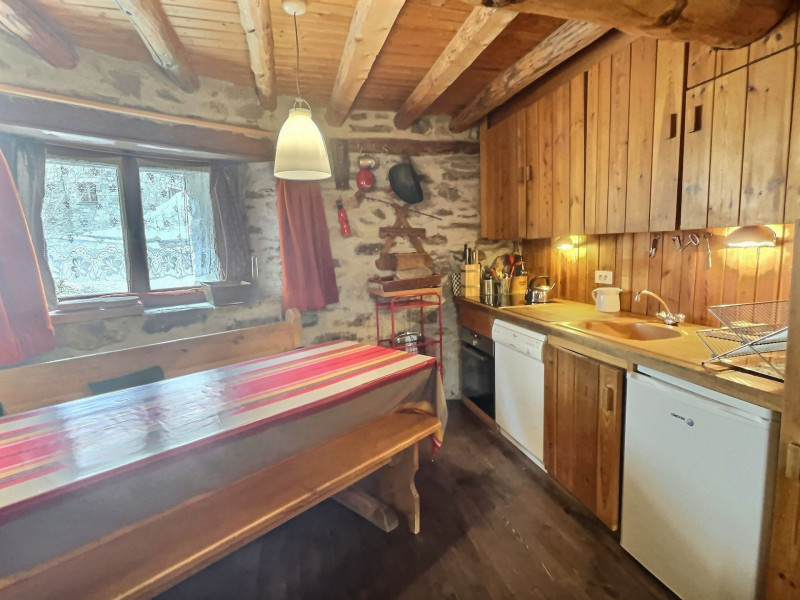 _lv_images__lot_0300780001_04_17405717