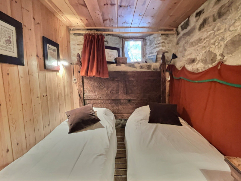 _lv_images__lot_0300780001_09_18310787