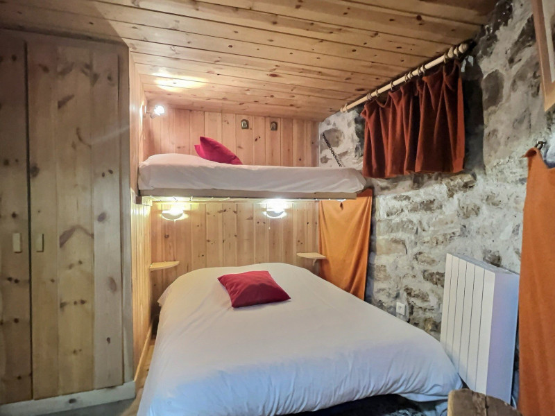 _lv_images__lot_0300780001_10_17764559