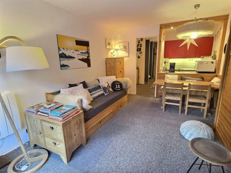 _lv_images__lot_0903000514_02_18563093