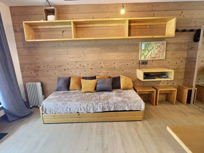 _lv_images__lot_0903000533_04_18523573