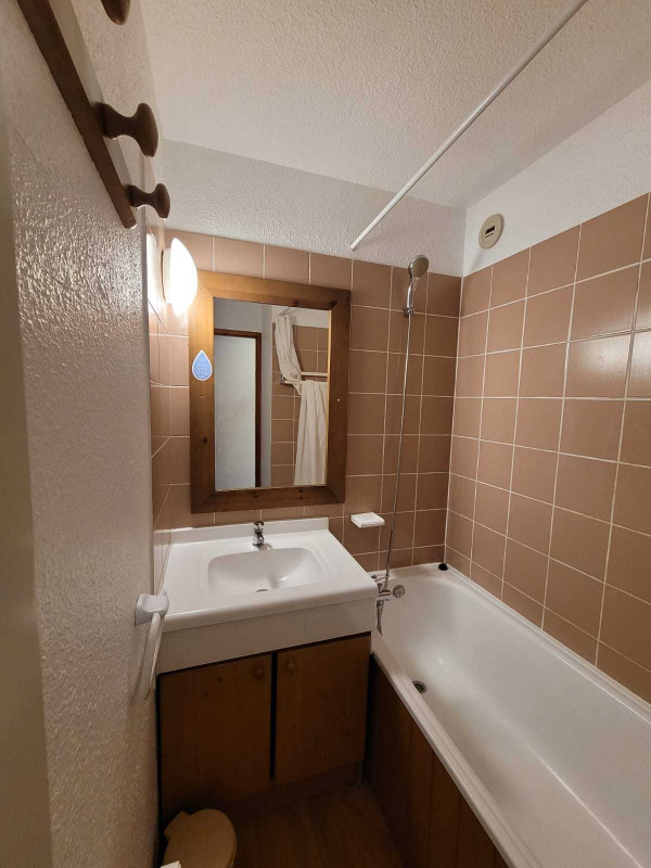 _lv_images__lot_0903000570_08_18124117