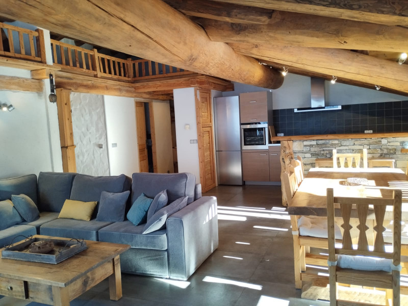 appart-2-cuisine-vue-du-salon-17545858