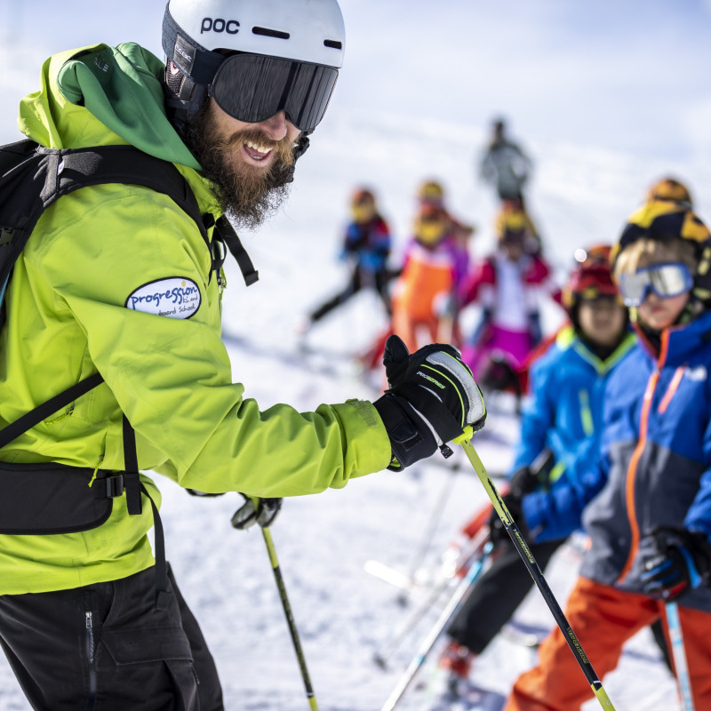 kids-group-lesson-18205230